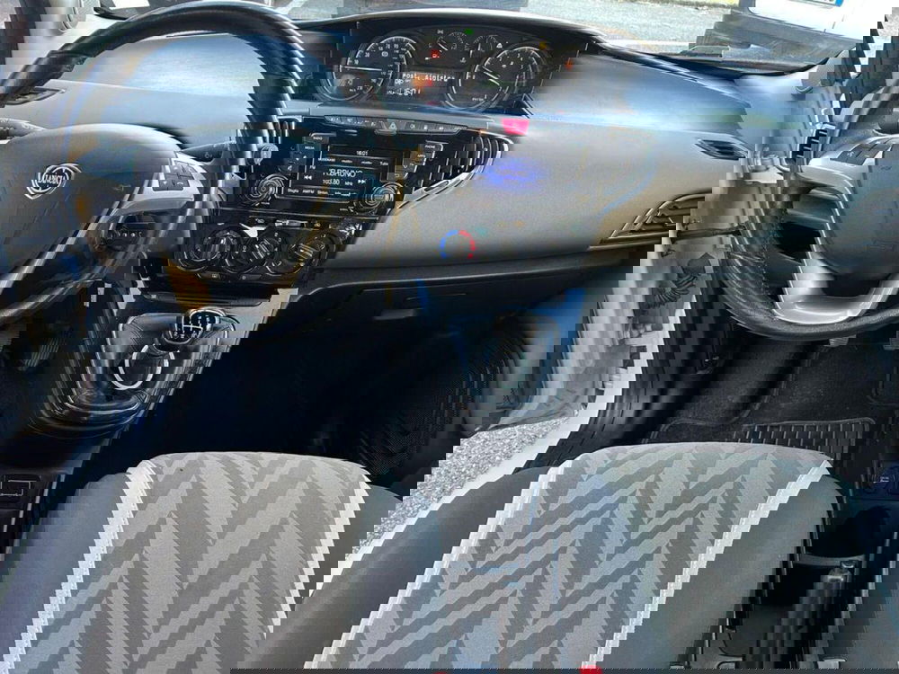 Lancia Ypsilon usata a Reggio Emilia (7)