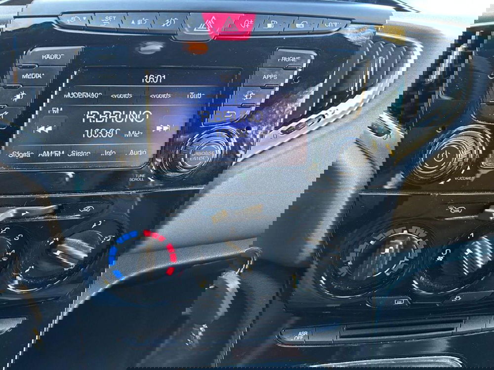 Lancia Ypsilon usata a Reggio Emilia (8)