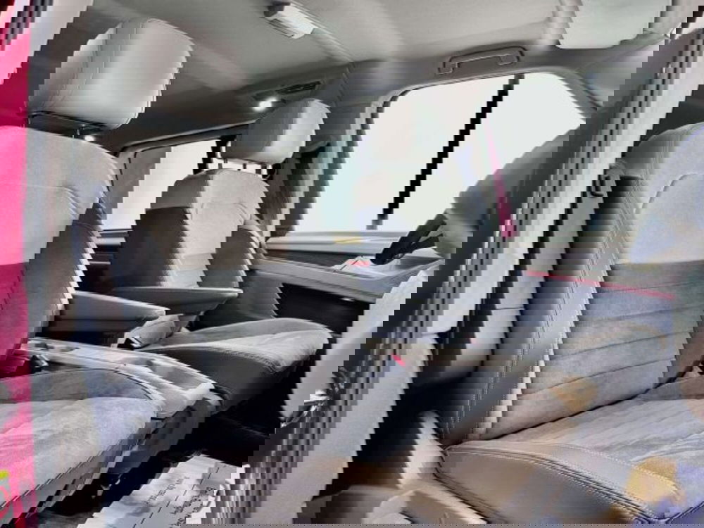 Volkswagen Multivan usata a Torino (13)