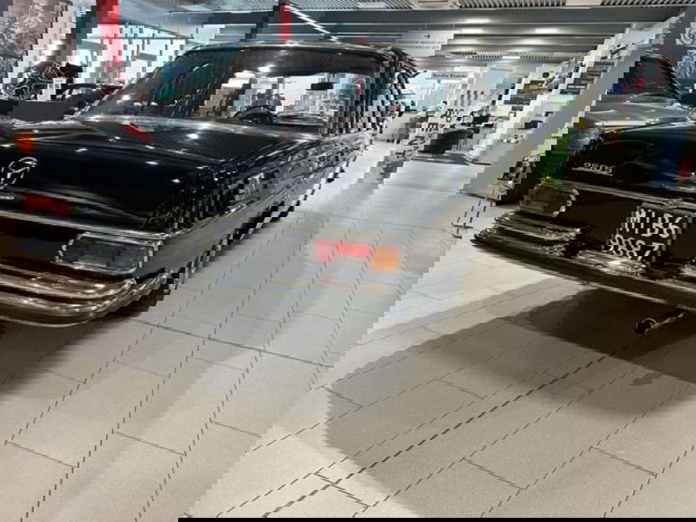 Mercedes-Benz 250 usata a Milano (10)