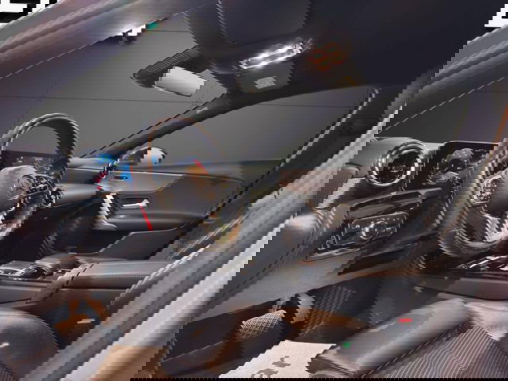 Mercedes-Benz Classe A Sedan usata a Milano (7)