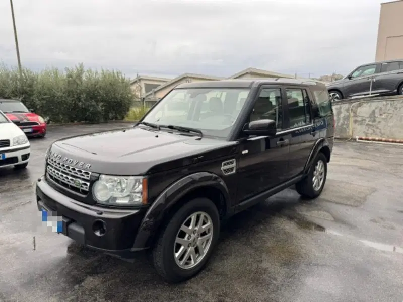 Land Rover Discovery usata a Macerata