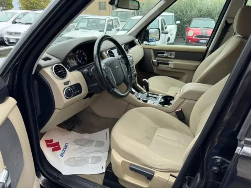 Land Rover Discovery usata a Macerata (8)