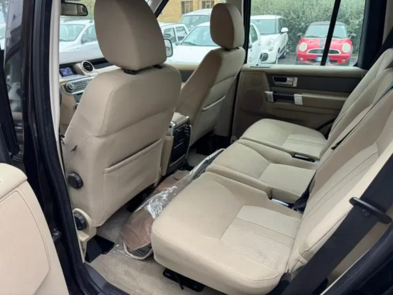 Land Rover Discovery usata a Macerata (9)