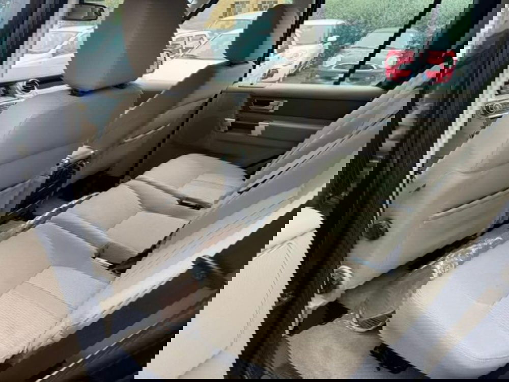 Land Rover Discovery usata a Macerata (9)