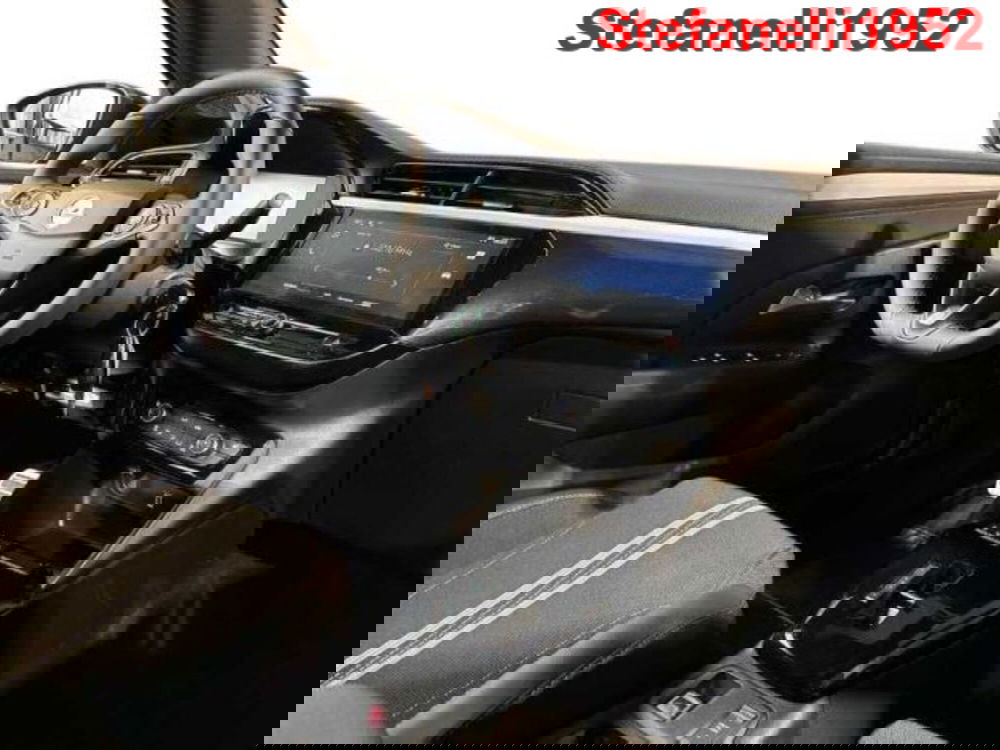 Opel Corsa nuova a Bologna (15)