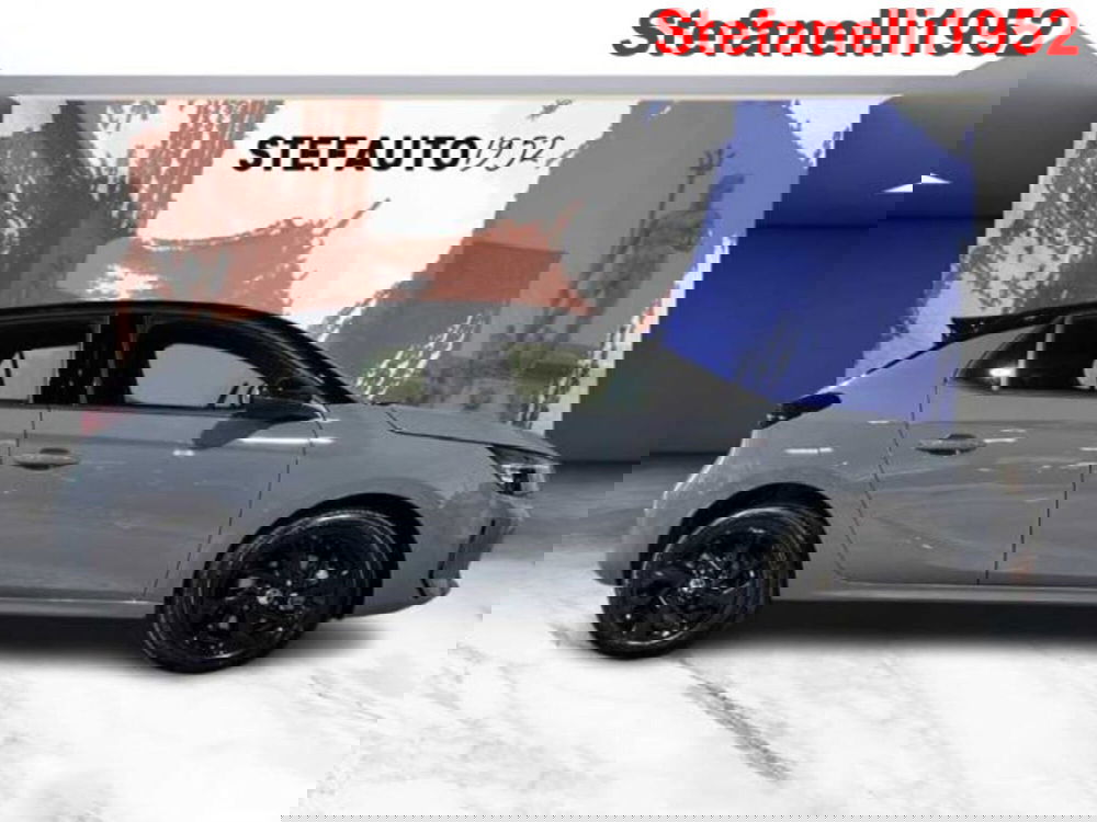 Opel Corsa nuova a Bologna (2)