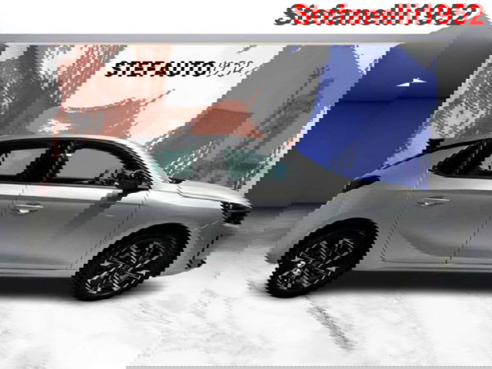 Opel Corsa nuova a Bologna (2)