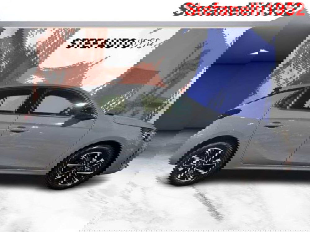 Opel Corsa nuova a Bologna (2)