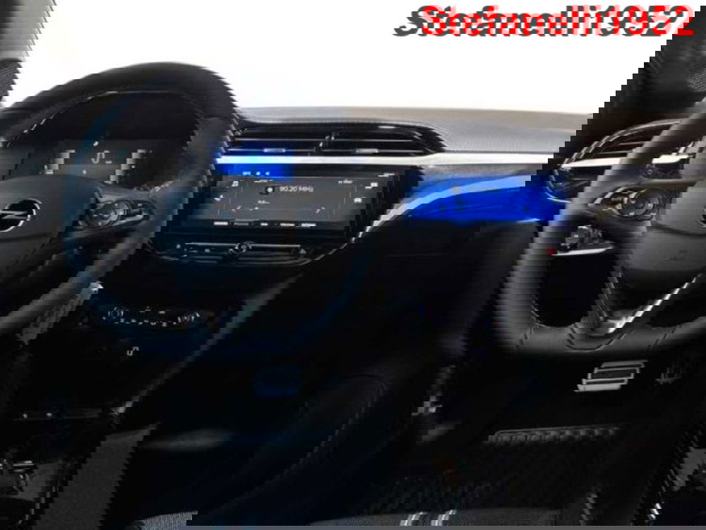 Opel Corsa nuova a Bologna (14)