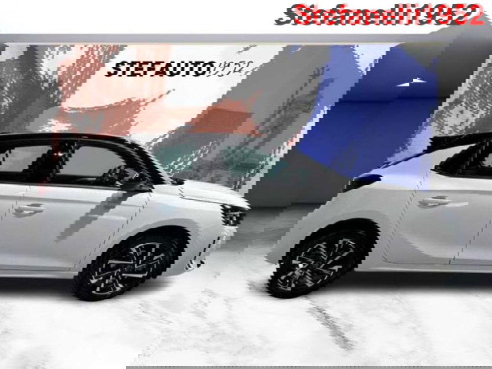 Opel Corsa nuova a Bologna (2)