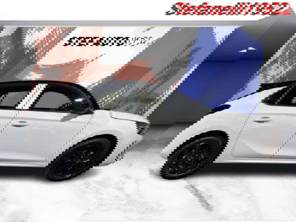 Opel Corsa nuova a Bologna (2)