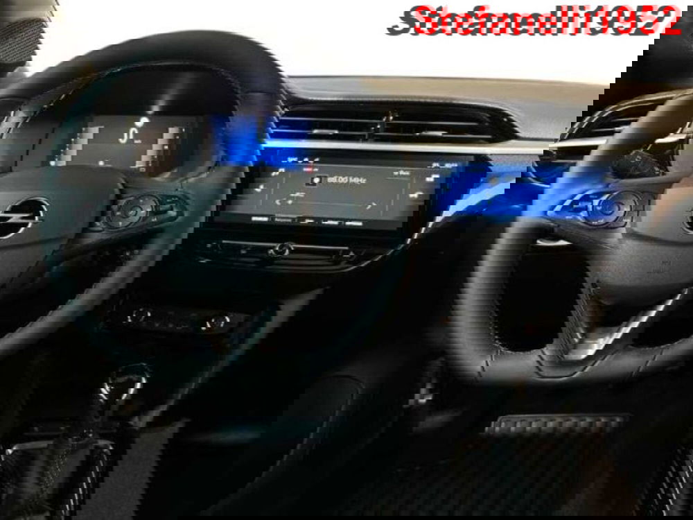 Opel Corsa nuova a Bologna (14)