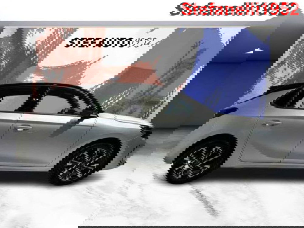 Opel Corsa nuova a Bologna (2)