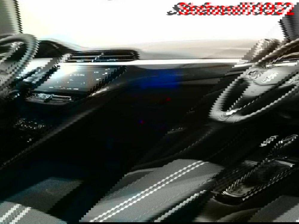 Opel Corsa nuova a Bologna (15)