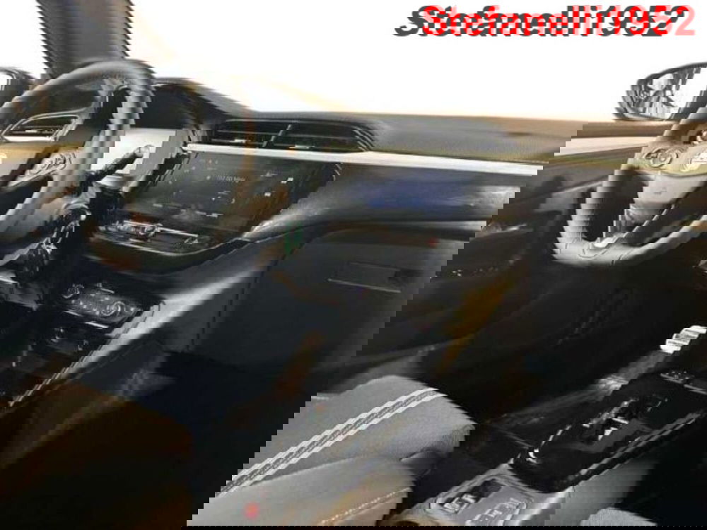 Opel Corsa nuova a Bologna (15)