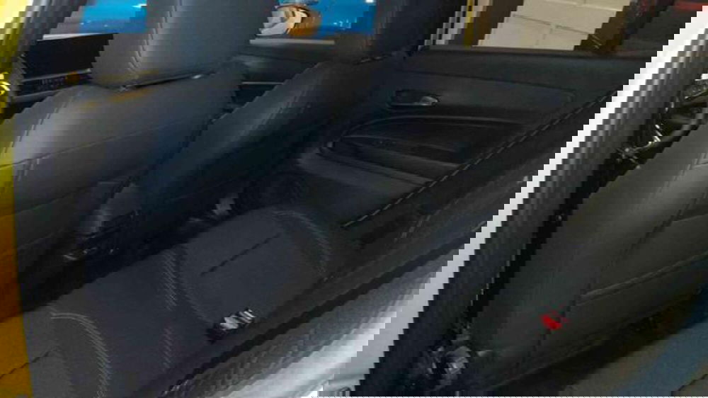 Jeep Avenger nuova a Vercelli (12)