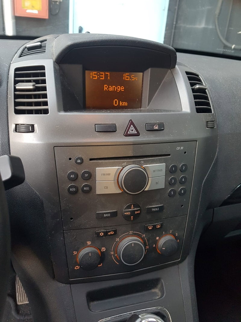 Opel Zafira usata a Padova (11)