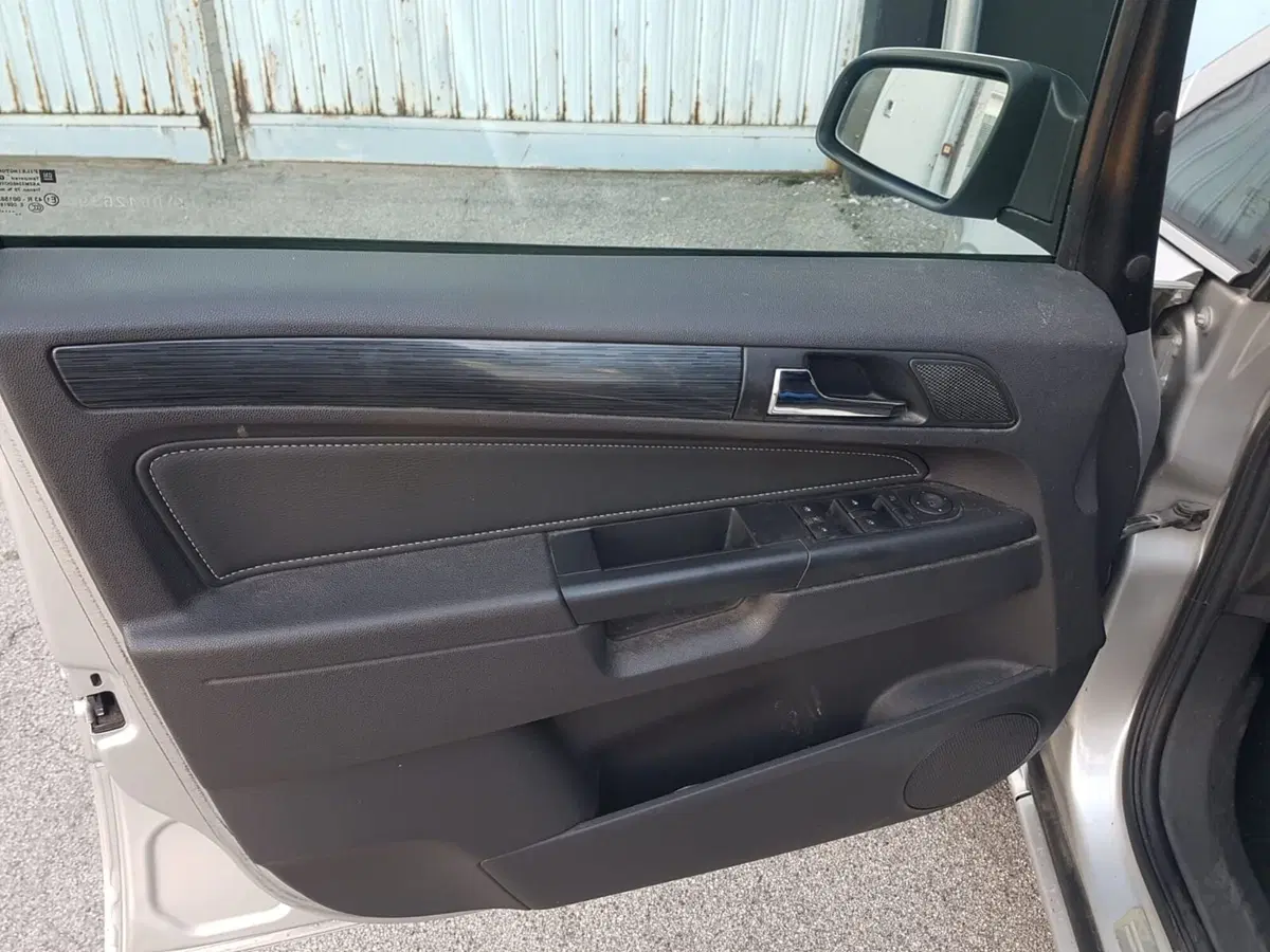 Opel Zafira usata a Padova (12)