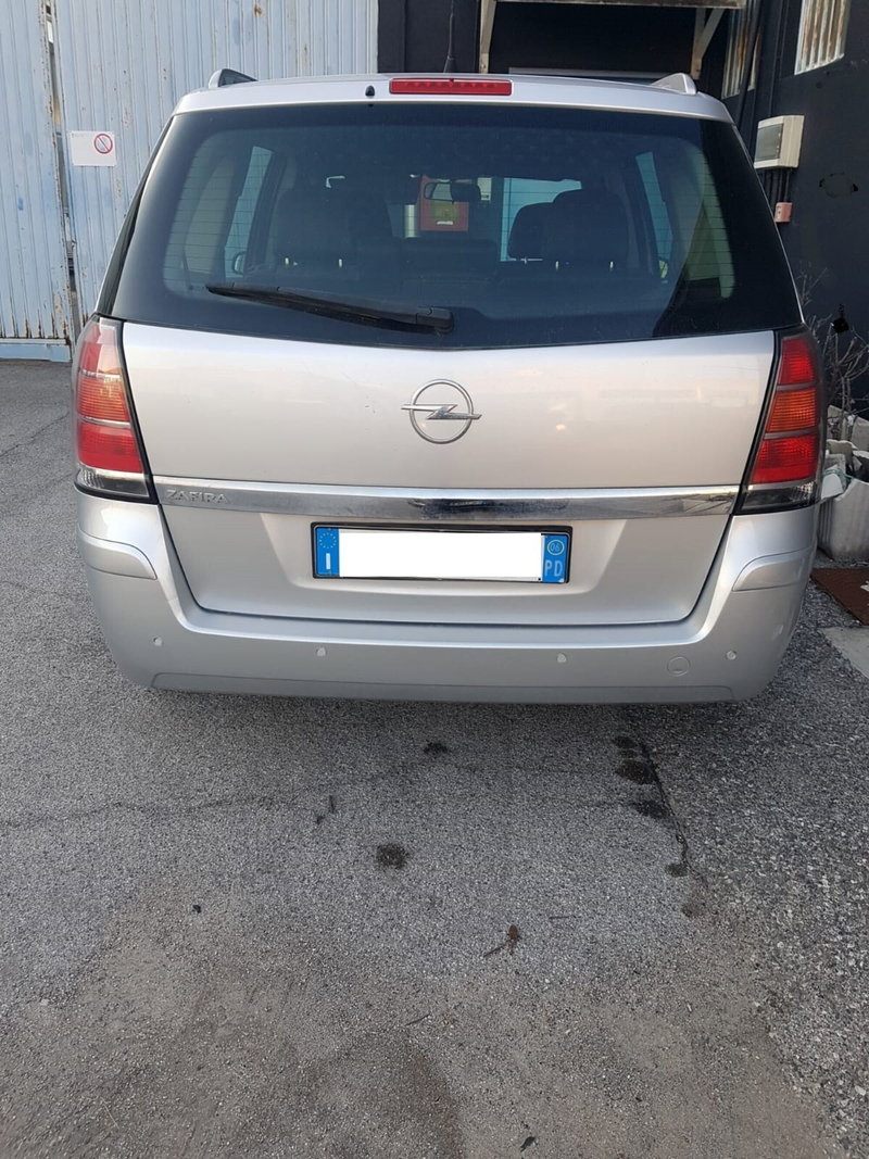 Opel Zafira usata a Padova (4)