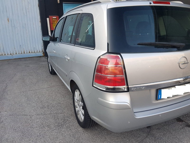 Opel Zafira usata a Padova (5)