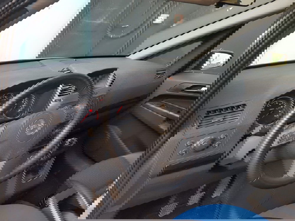 Opel Zafira usata a Padova (9)