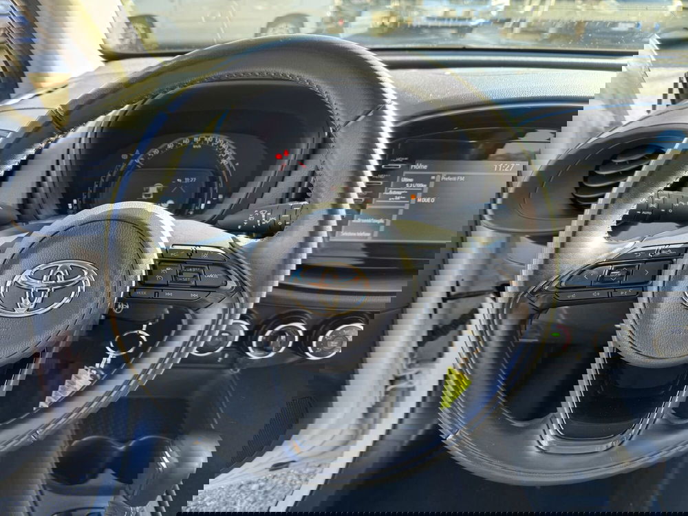 Toyota Aygo X usata a Como (8)