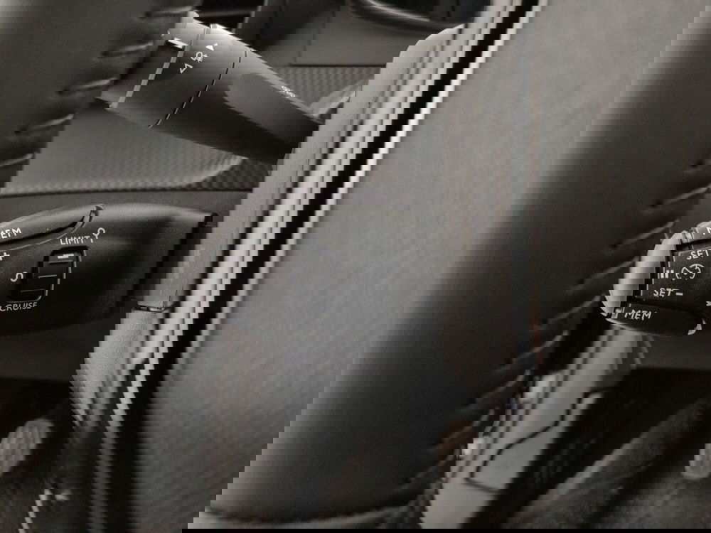 Peugeot 208 nuova a Caserta (20)