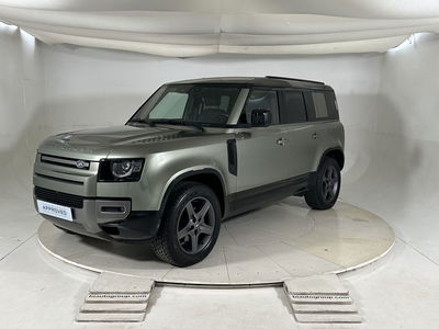 Land Rover Defender 110 3.0d i6 mhev SE awd 200cv auto del 2024 usata a Torino