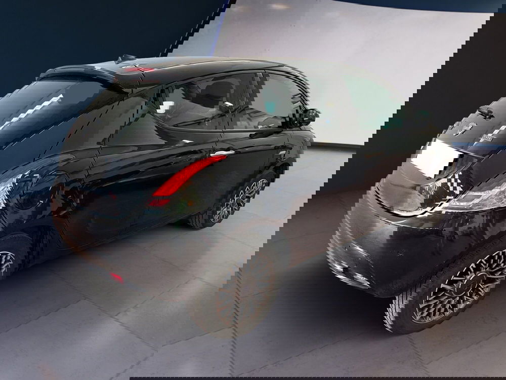 Lancia Ypsilon usata a Torino (6)