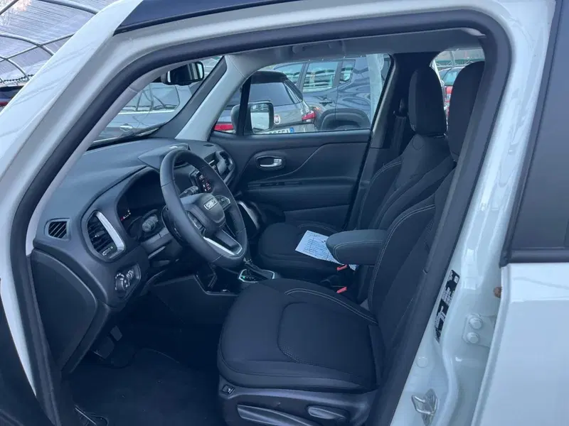 Jeep Renegade nuova a Milano (11)