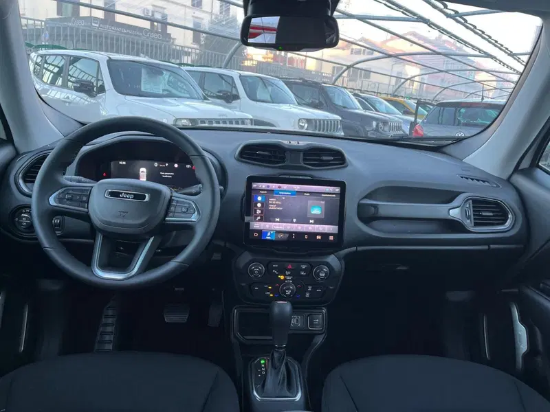 Jeep Renegade nuova a Milano (15)