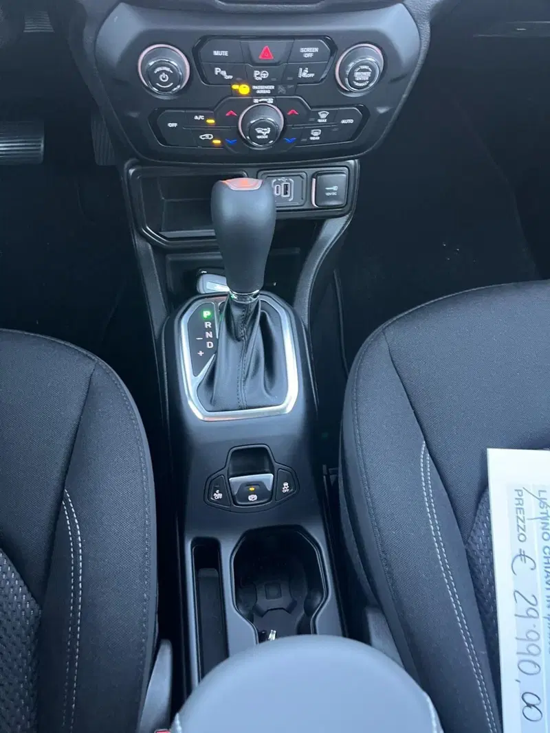Jeep Renegade nuova a Milano (17)