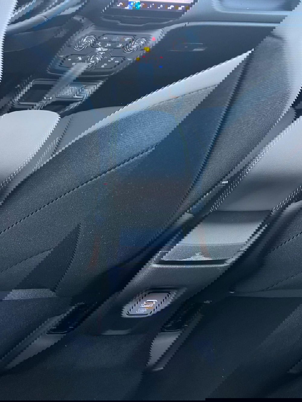 Jeep Renegade nuova a Milano (18)