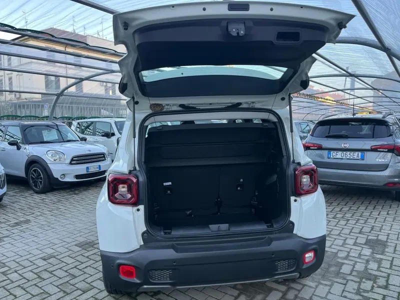 Jeep Renegade nuova a Milano (9)