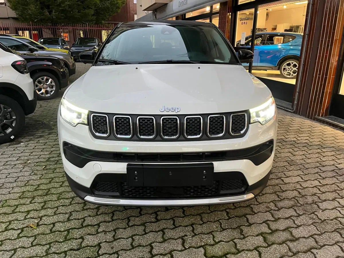 Jeep Compass nuova a Milano (2)