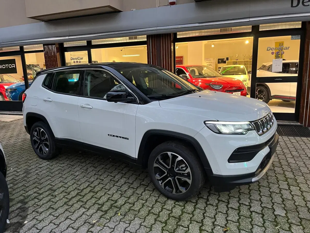Jeep Compass nuova a Milano (3)