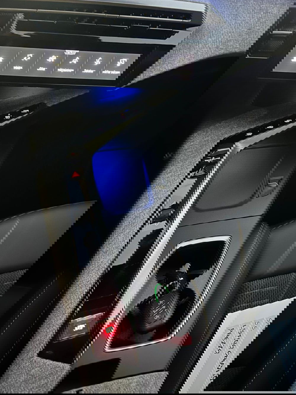 Peugeot 3008 nuova a Milano (17)