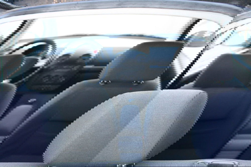 Volkswagen New Beetle usata a Pordenone (14)