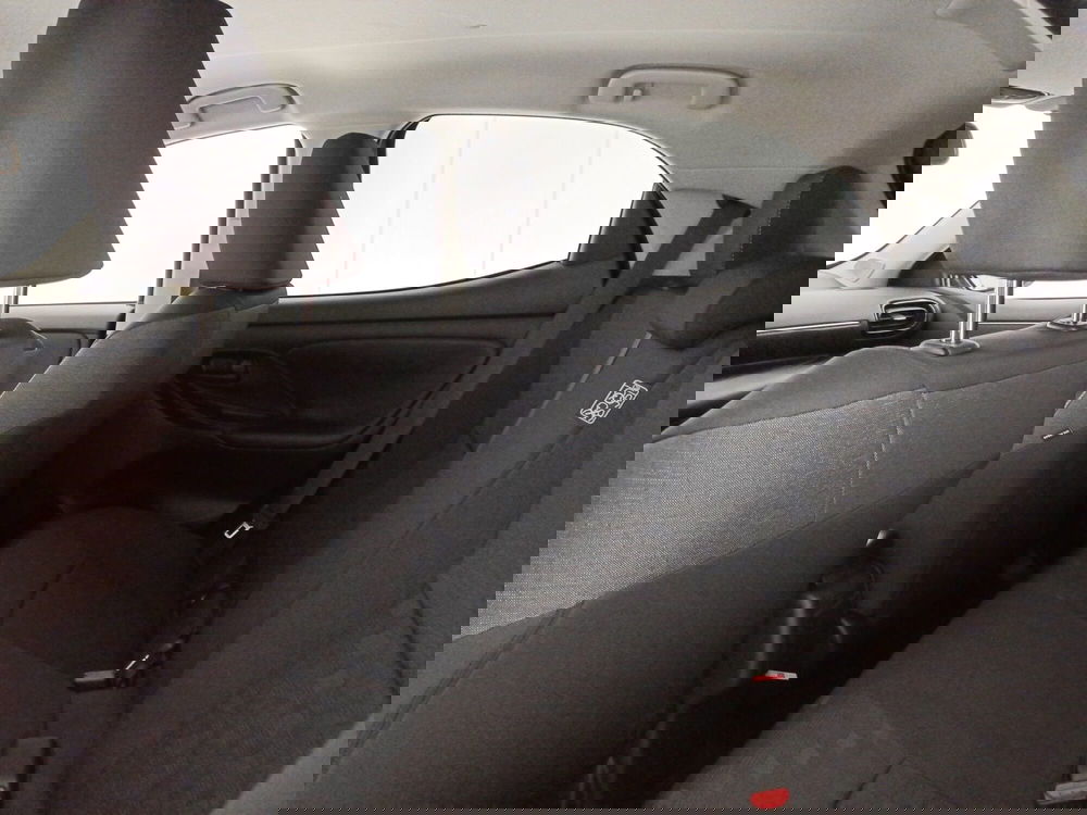 Toyota Yaris usata a Bari (8)