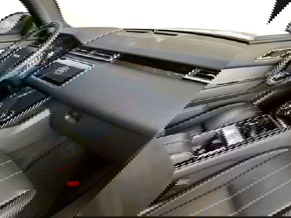 Land Rover Range Rover Velar usata a Bari (9)