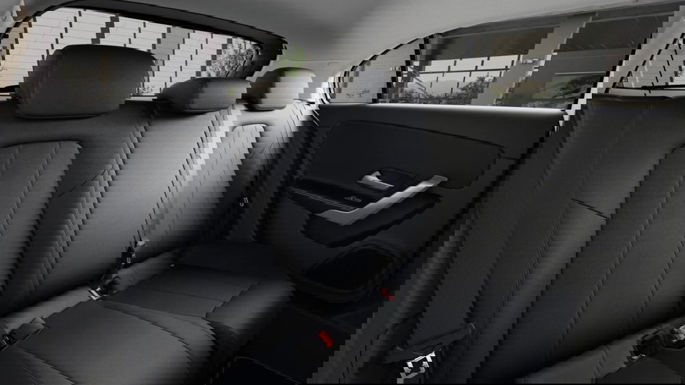 Mercedes-Benz Classe A nuova a Milano (6)