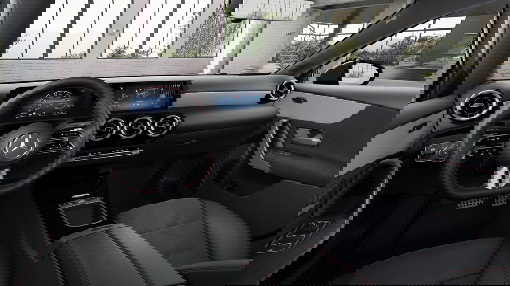 Mercedes-Benz Classe A nuova a Milano (8)