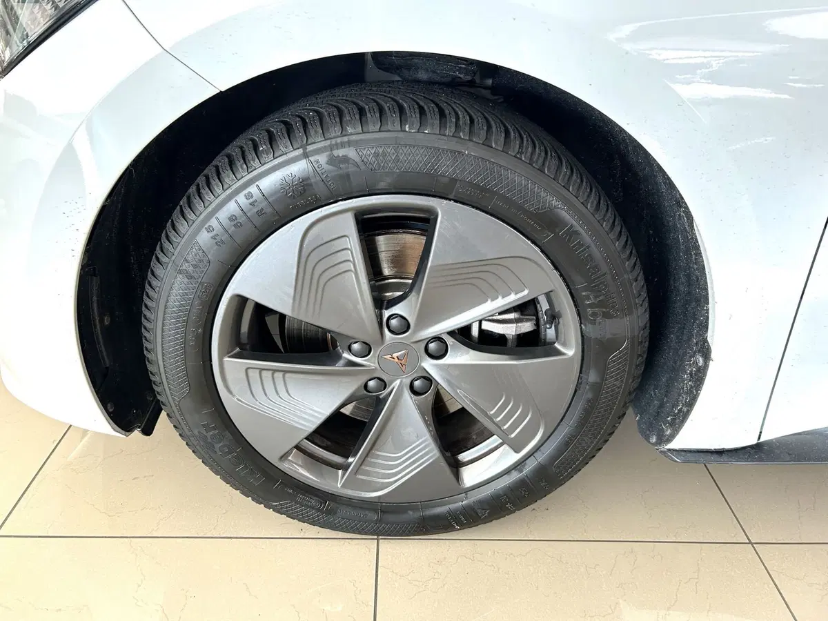 Cupra Born usata a Ferrara (7)