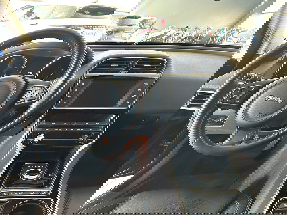 Jaguar XE usata a Ferrara (11)