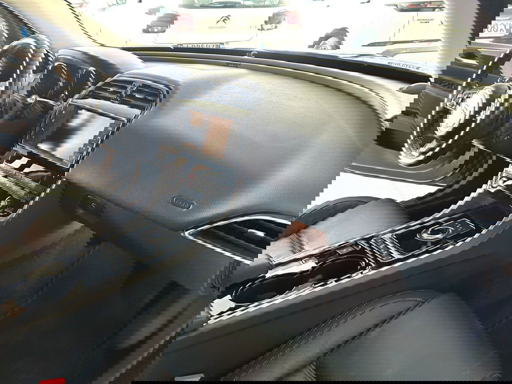 Jaguar XE usata a Ferrara (12)