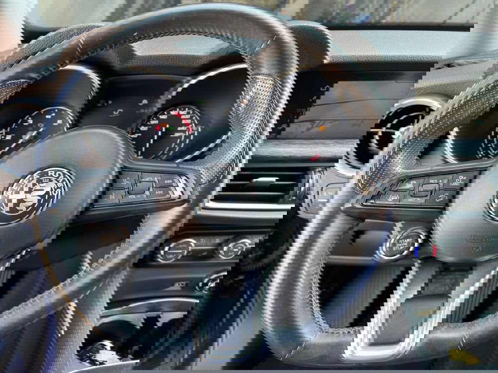 Alfa Romeo Stelvio usata a Teramo (16)