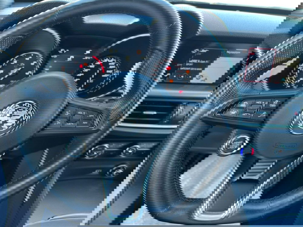 Alfa Romeo Stelvio usata a Pescara (10)