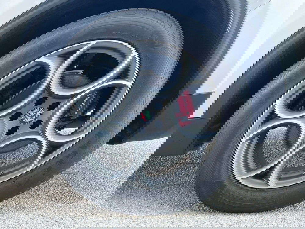 Alfa Romeo Stelvio usata a Pescara (20)