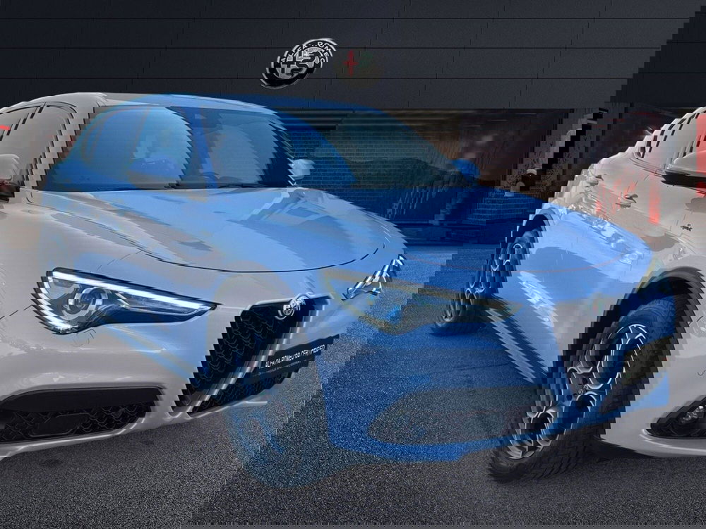 Alfa Romeo Stelvio usata a Pescara (3)